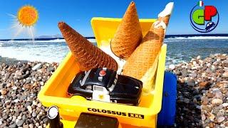 Auto al mare e tanto, tanto GELATO. Avventure marine di giocattoli.