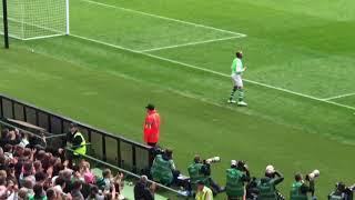 HENRIK LARSSON APPLAUDS HIS OWN SONG 2018