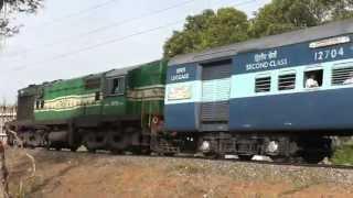 Intercity Express from Tirunelveli heads towards Madurai Junction (WDM2 - 17674)
