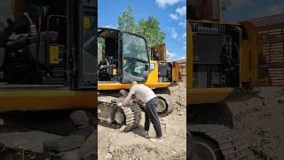 Экскаватор JCB JS 220. Прозваниваем проводку, ищем обрыв провода.