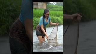 The Sensation of Fishing in Heavy Rain – Natural Beauty & Village Women