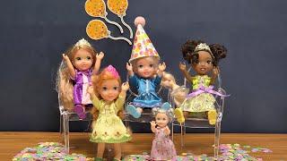 Happy Birthday ! Elsa & Anna toddlers - snowflakes - cake - gifts - dominoes - Barbie dolls