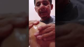 Limpiando mi rodilla con exfoliante