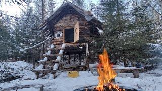 ГОТОВЛЮ НА КОСТРЕ У ЛЕСНОЙ ИЗБЫ.