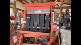 Working on a Round baler! Case international 8420, Hesston 530, New Idea 6243