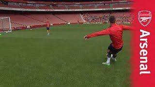 Laurent Koscielny's unreal rabona