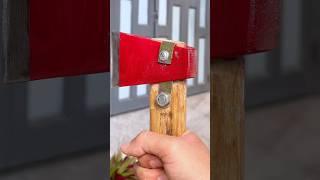 A brilliant trick to secure a hammer handle that will leave you amazed.