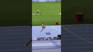 Easy semi for Sydney McLaughlin  #paris2024 #olympics #400mhurdles