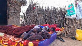 Morning  routine  of African village  Desert   women