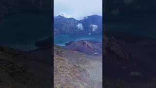 Begini penampakan Gunung Rinjani via Drone. HARUS TONTON!