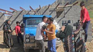 Hojjat's return from military service and his help in building the twins' house.#deoora
