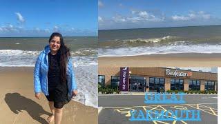 Great Yarmouth Seafront| Premier Inn Hotel|  (Day-1 )|walking Tour|Mini Series| Uk Vlogs