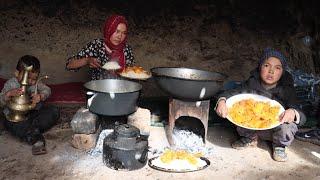 Heavy Snowfall in Spring Risk for Life | Young mother’s lives in a Cave | Cooking Village Style Food