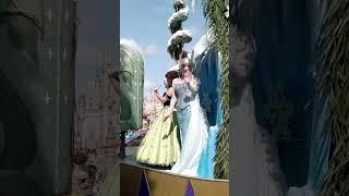 ️ Frozen Elsa & Anna Disney Parade