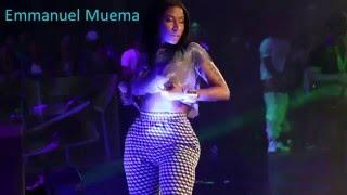 Nicki Minaj Flashes Her Body