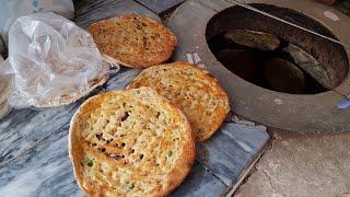 HOW to make cheez NAN !! Cheez bread  #Tandoori Nan  #street food Pakistan #cheeznan #mozrallacheez