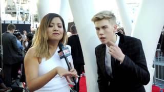 American Music Awards 2015: Aidan Alexander Talks Music, Adele & More!