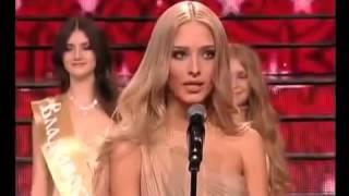 Блондинка жутко тупит на конкурсе красоты