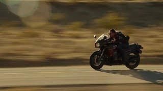 Tom Cruise in Kawasaki GPZ900R ninja / Top Gun: Maverick (2022) 