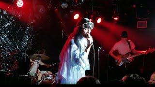 Model/Actriz live at TV Eye - Cinderella (Live)