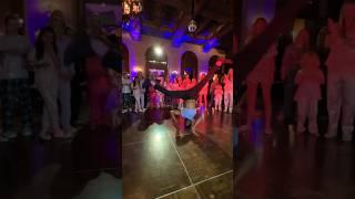 Inspiring the Kids with Headspins at Party #cyberyoga #headspins #bboy #breakdance