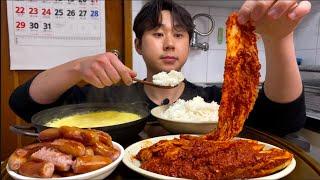 매운 생김치에 대접밥 계란찜 소세지입니다 계란찜 진짜 너무 좋아요 김치도 맛나고 정말 잘먹었습니다 먹방MUKBANG