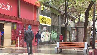 Locatarios bajan las cortinas y se retiran de Santiago Centro