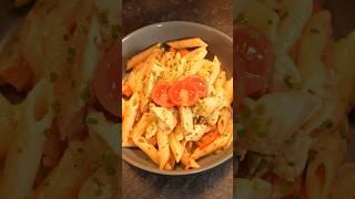 Penne mit Hähnchen in cremiger Paprikasauce – Einfach & Lecker #cook #hähnchenrezept #einfachkochen