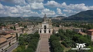 La basilica di Santa Maria degli Angeli (Assisi) vista dal drone