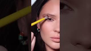 Eyeliner Hack #makeuptutorial #eyeliner #eyemakeup #splendidstone #glamorouseyes #beauty #makeupart