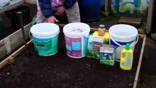 Allotment Diary : A quick guide to my vegetable fertilizers