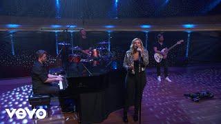 Lauren Alaina - What Do You Think Of? (Live Performance)