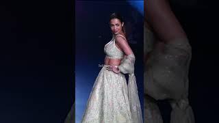 MALAIKA ARORA ON RAMP FOR DESIGNER YAKSI DEEPTI REDDY AT BOMBAY TIMES FASHION WEEK 2023