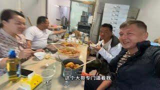 离开玉门老城，来到嘉峪关进入关内，从这里开始河西走廊湿润起来