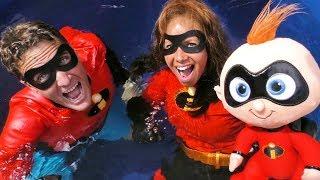 The Incredibles 2 Dunk Tank Toy Challenge Elastigirl Vs. Mr Incredible !  || Toy Review || Konas2002