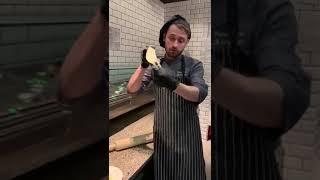 Шеф-повар Виталий из ресторана Перчини в Космопорте  делится рецептом  Итальянского кальцоне
