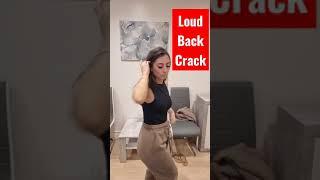 Deeply Satisfying and Loud Upper Back Crack! #backcrack #chiropractor #satisfying