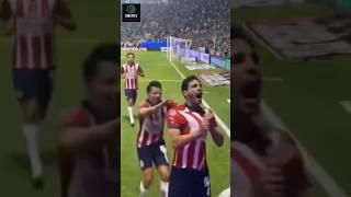 ️POLLO BRISEÑO CELEBRA GOL DE CHIVAS CON NIÑO EN LA GRADA | Chivas vs Leon Liga MX 2023