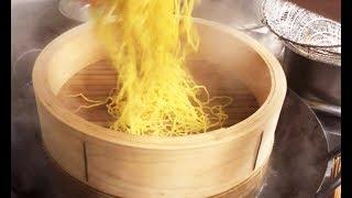 【上海炒麺 】 stir fried noodles with  vegetables, and soy sauce Shanghai style.