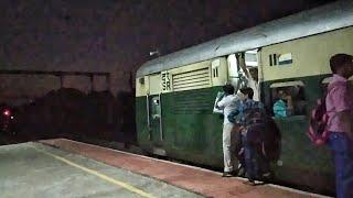 Heavily crowded passenger train accelerates in seconds!