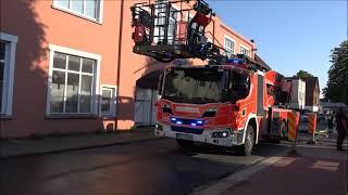 Lagerraum steht beim Eintreffen der Feuerwehr lichterloh in Flammen