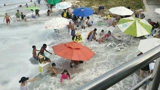 Rio de Janeiro, onda improvvisa sulla spiaggia: le urla dei bagnanti