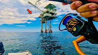 Fishing SOLO in the GULF under these GAS PLATFORMS for my DINNER!