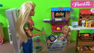 Barbie and Barbie Sister Chelsea Grocery Shopping, Chelsea Lost in Store and Buy Huge Bunny Toy