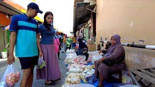 Indonesian daily market, Buying and Selling Activities at One of the Indonesian traditional market
