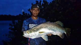 BIG BARRAMUNDI On Soft Plastics | URBAN CITY FRESH WATER FISHING | Fishing In Sri Lanka