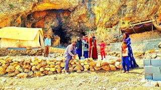 Life in the cave: the participation of Amir's family to restore the cave and start a new life