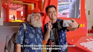 American professor sings out his China stories