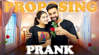 PROPOSING PRANK on @Ayushyadav .          #ayushyadav #dikshapawar #prnak #coupleprank