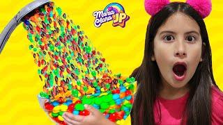 Maria Clara and JP in the M&M's Magic Shower  Kids Pretend Play Magic Shower والدش السحري !!!